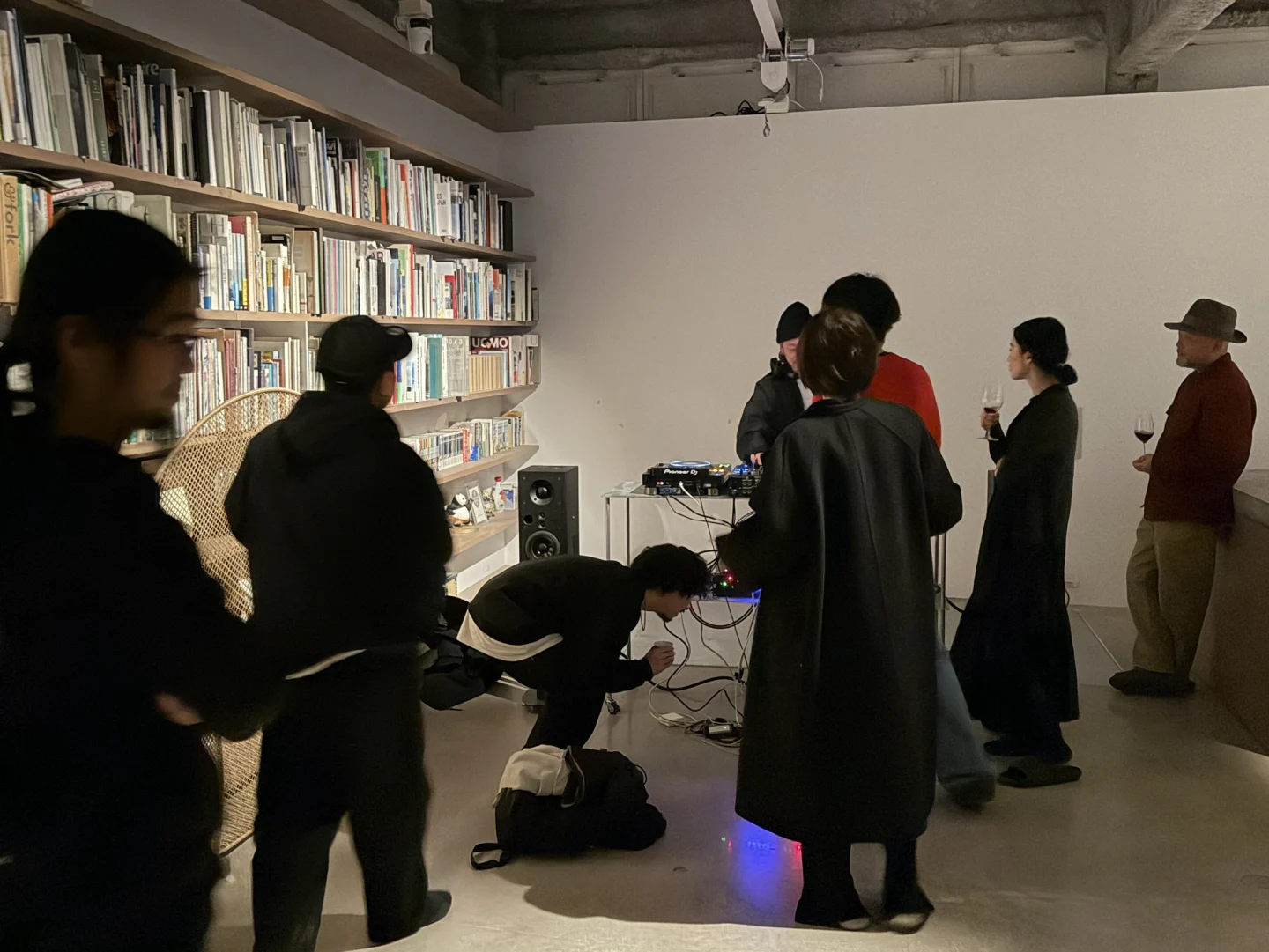 ワークショップ会場で参加者がセッションを共有する様子