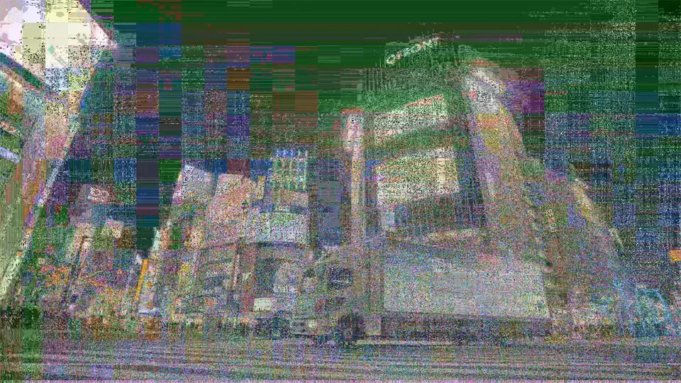 Glitch frame 24